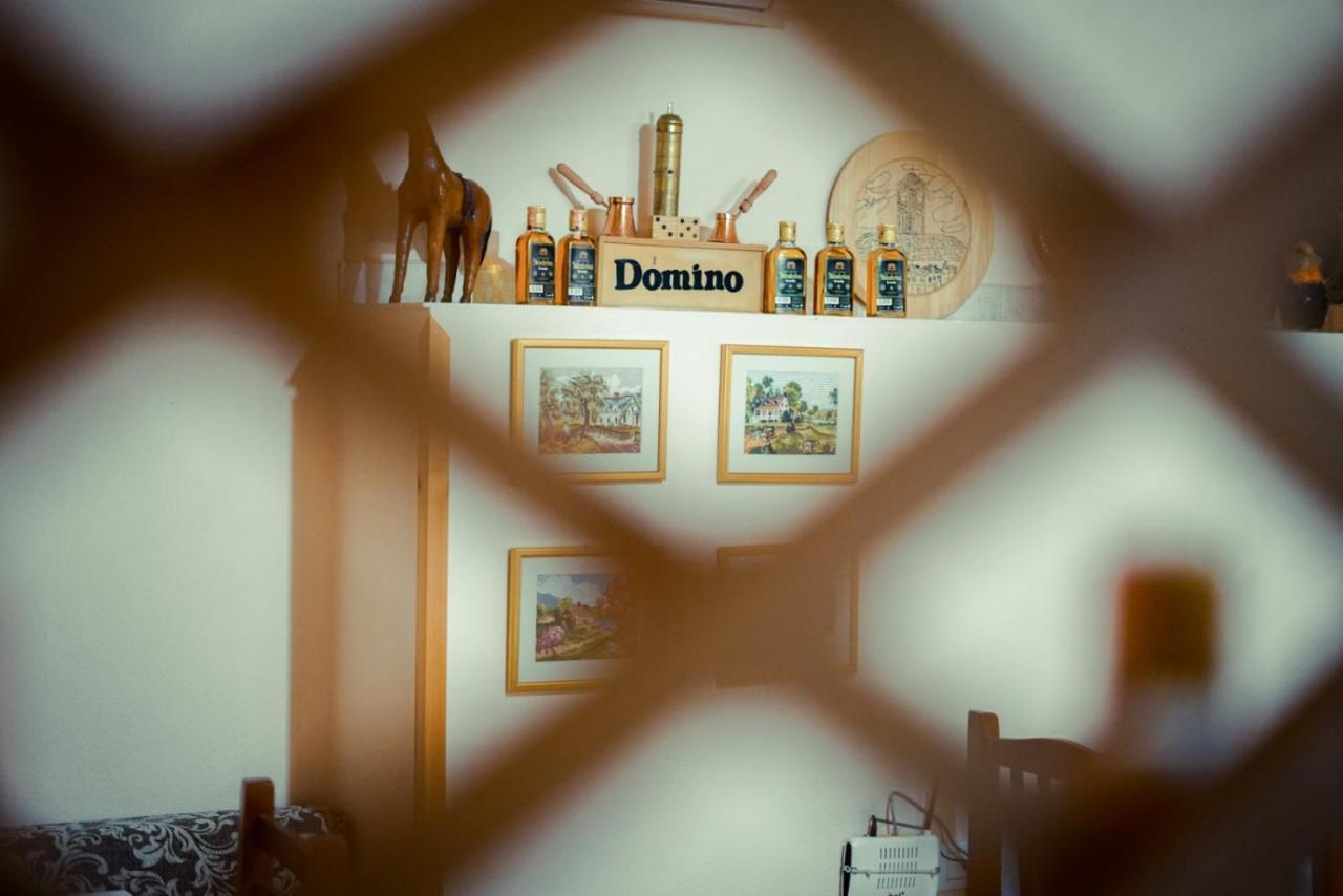 Hotel Domino จีโรคาสเตอร์ ภายนอก รูปภาพ