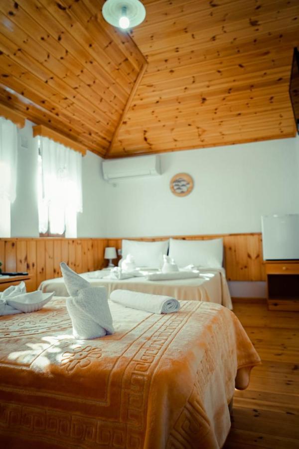 Hotel Domino จีโรคาสเตอร์ ภายนอก รูปภาพ