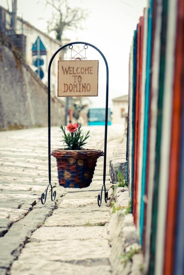 Hotel Domino จีโรคาสเตอร์ ภายนอก รูปภาพ