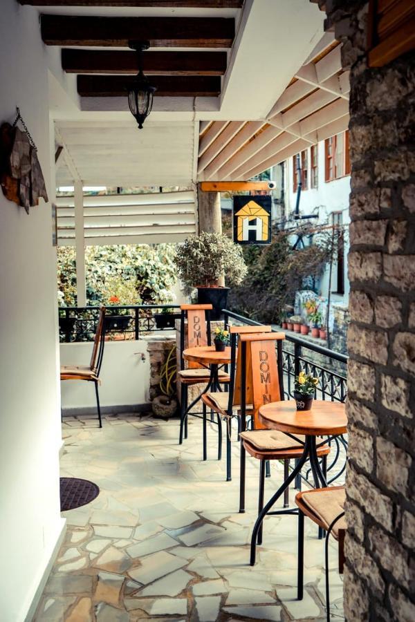 Hotel Domino จีโรคาสเตอร์ ภายนอก รูปภาพ
